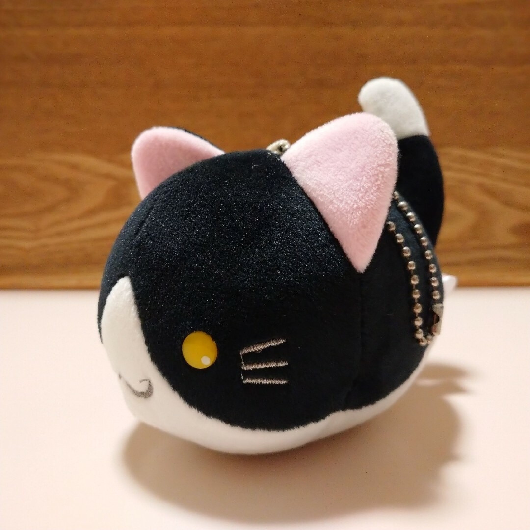 【ちーず様ご専用】まんまるにゃんこ　猫　キーホルダー　黒猫 エンタメ/ホビーのアニメグッズ(キーホルダー)の商品写真