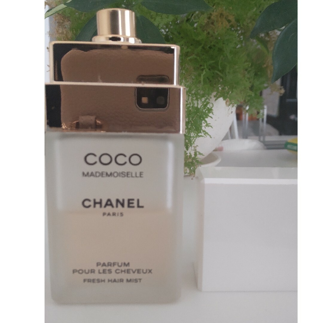 CHANEL(シャネル)のシャネル　ココマドモアゼル　フレッシュヘアミスト　30ml コスメ/美容のヘアケア/スタイリング(ヘアウォーター/ヘアミスト)の商品写真