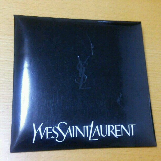 Yves Saint Laurent Beaute(イヴサンローランボーテ)のイブサンローラン♡タオルハンカチ レディースのファッション小物(ハンカチ)の商品写真