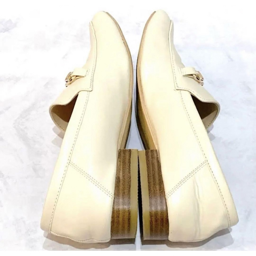 EVOL(イーボル)の【美品】EVOL☆イーボル☆フラットシューズ☆ビットローファー☆22.5cm☆白 レディースの靴/シューズ(ローファー/革靴)の商品写真