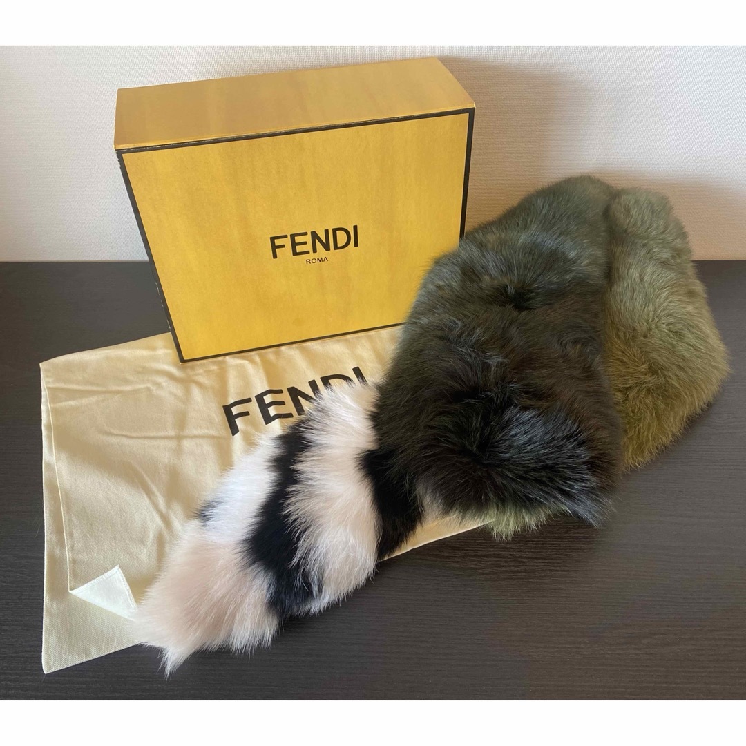 FENDI フェンデイ　フォックス　ファー　ストール　マフラー