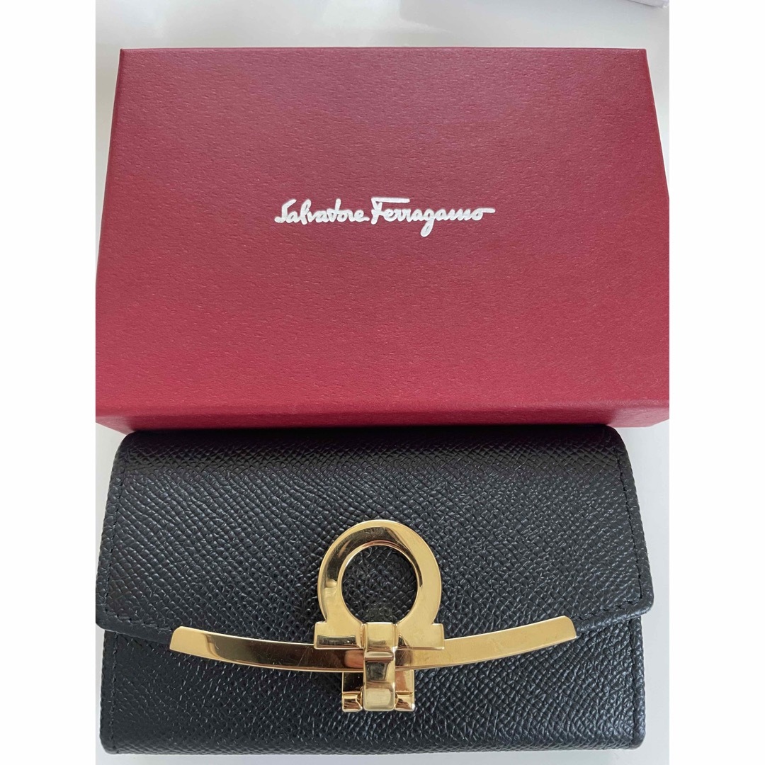 Salvatore Ferragamo(サルヴァトーレフェラガモ)のFerragamo フェラガモ キーケース レディースのファッション小物(キーケース)の商品写真