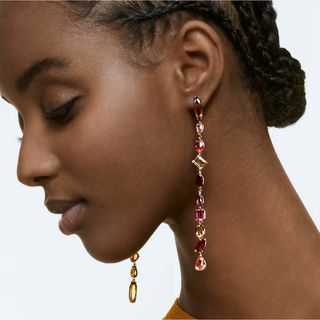 スワロフスキー(SWAROVSKI)のスワロフスキー　gemaドロップピアス(ピアス)