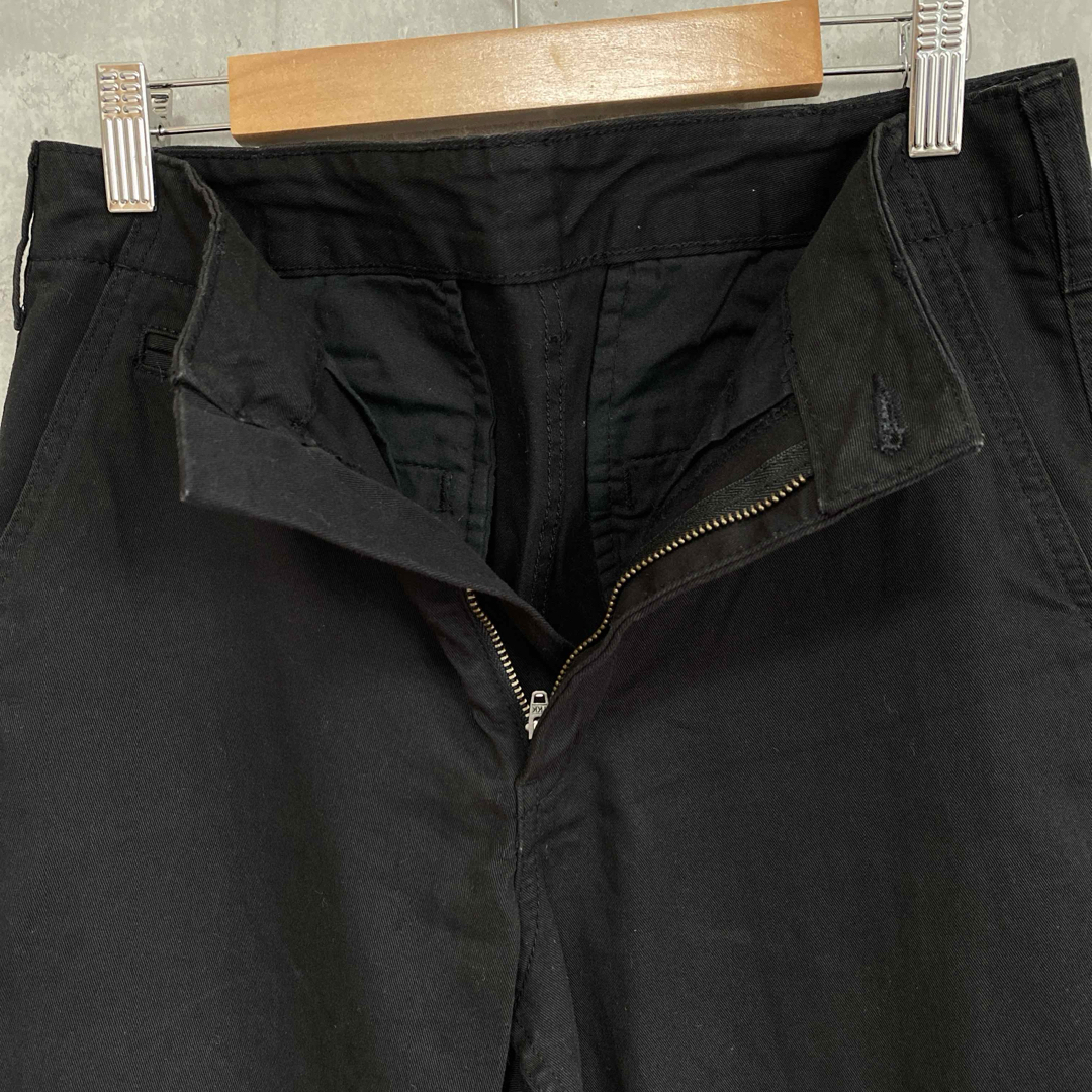 GU(ジーユー)のジーユーGUレギュラーチノパンツ  ブラック76 メンズ メンズのパンツ(チノパン)の商品写真