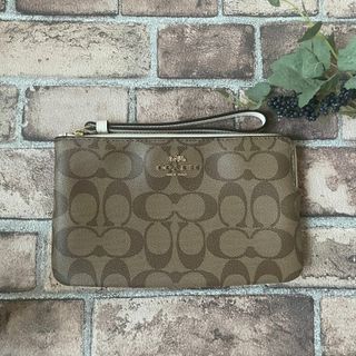 コーチ(COACH)のCOACH(コーチ)  ポーチ  カーキサドル(ボディバッグ/ウエストポーチ)