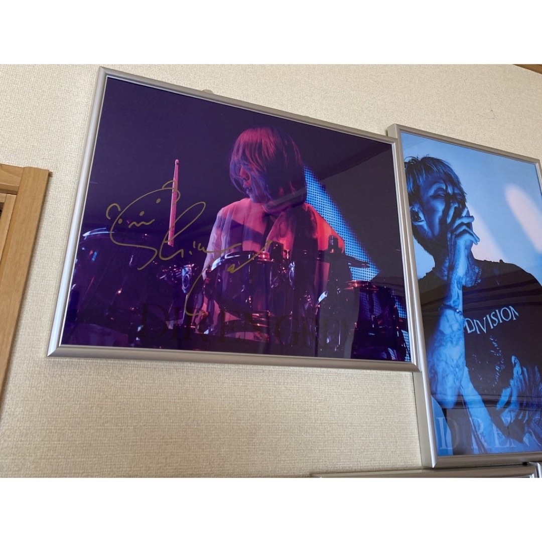 DIR EN GREY A3ポスター　shinyaサイン付き　 チケットの音楽(V-ROCK/ヴィジュアル系)の商品写真