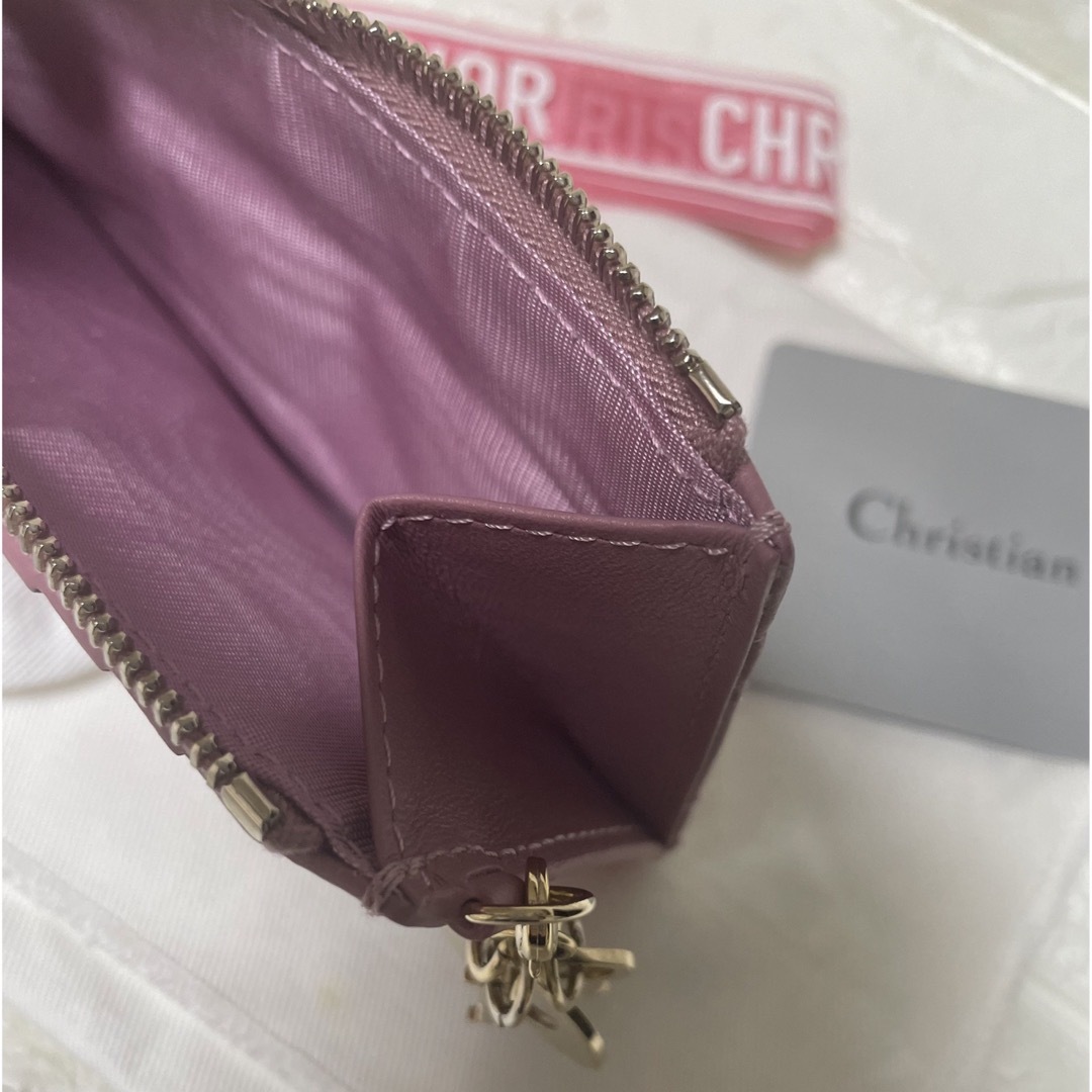 Christian Dior(クリスチャンディオール)のLADY DIOR スモール ジップ カードホルダー レディースのファッション小物(パスケース/IDカードホルダー)の商品写真