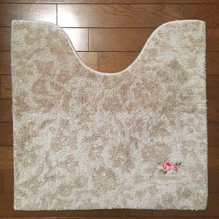 ローラアシュレイ(LAURA ASHLEY)のローラアシュレイ  トイレマット　マット　新品未使用(トイレマット)