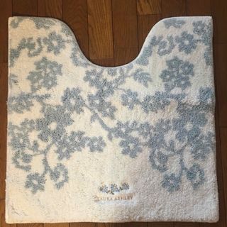 ローラアシュレイ(LAURA ASHLEY)のローラアシュレイ  トイレマット　マット　ブルー　新品未使用(トイレマット)