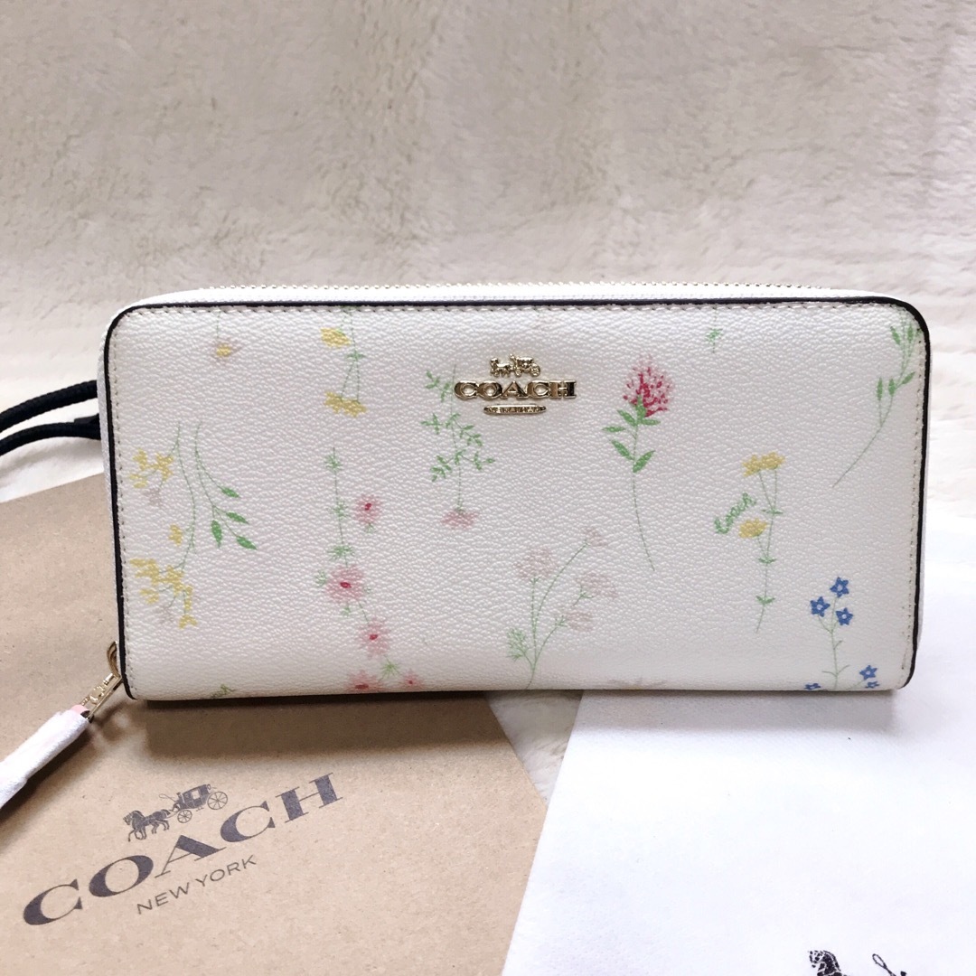 新品 COACH コーチ ラウンドファスナー 長財布 フローラル 白 フラワーみららショップ財布