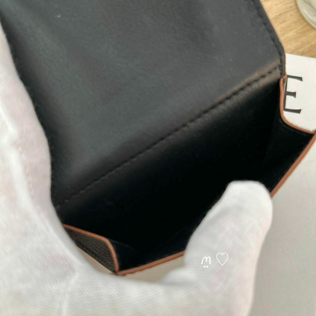 LOEWE(ロエベ)のLOEWE　ロエベ　アナグラムトライフォールドウォレット　三つ折り財布　ブラック レディースのファッション小物(財布)の商品写真