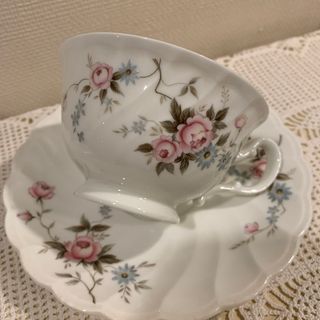 ノリタケ(Noritake)のニットーロイヤル　ノリタケ  ピンクローズ　カップ＆ソーサー　アラジンランプ印(食器)