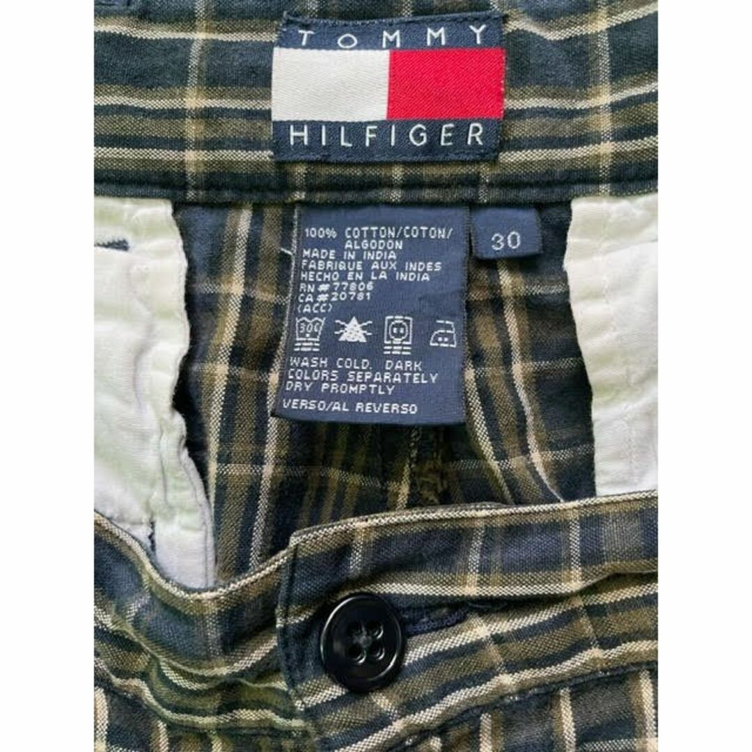 TOMMY HILFIGER(トミーヒルフィガー)のヴィンテージ　トミーヒルフィガー　Tシャツ　チェックショートパンツ　古着 メンズのトップス(Tシャツ/カットソー(半袖/袖なし))の商品写真