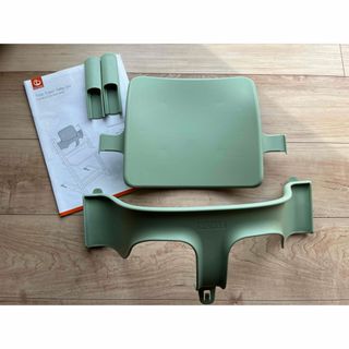 ストッケ(Stokke)のトリップトラップ ベビーセット モスグリーン(その他)