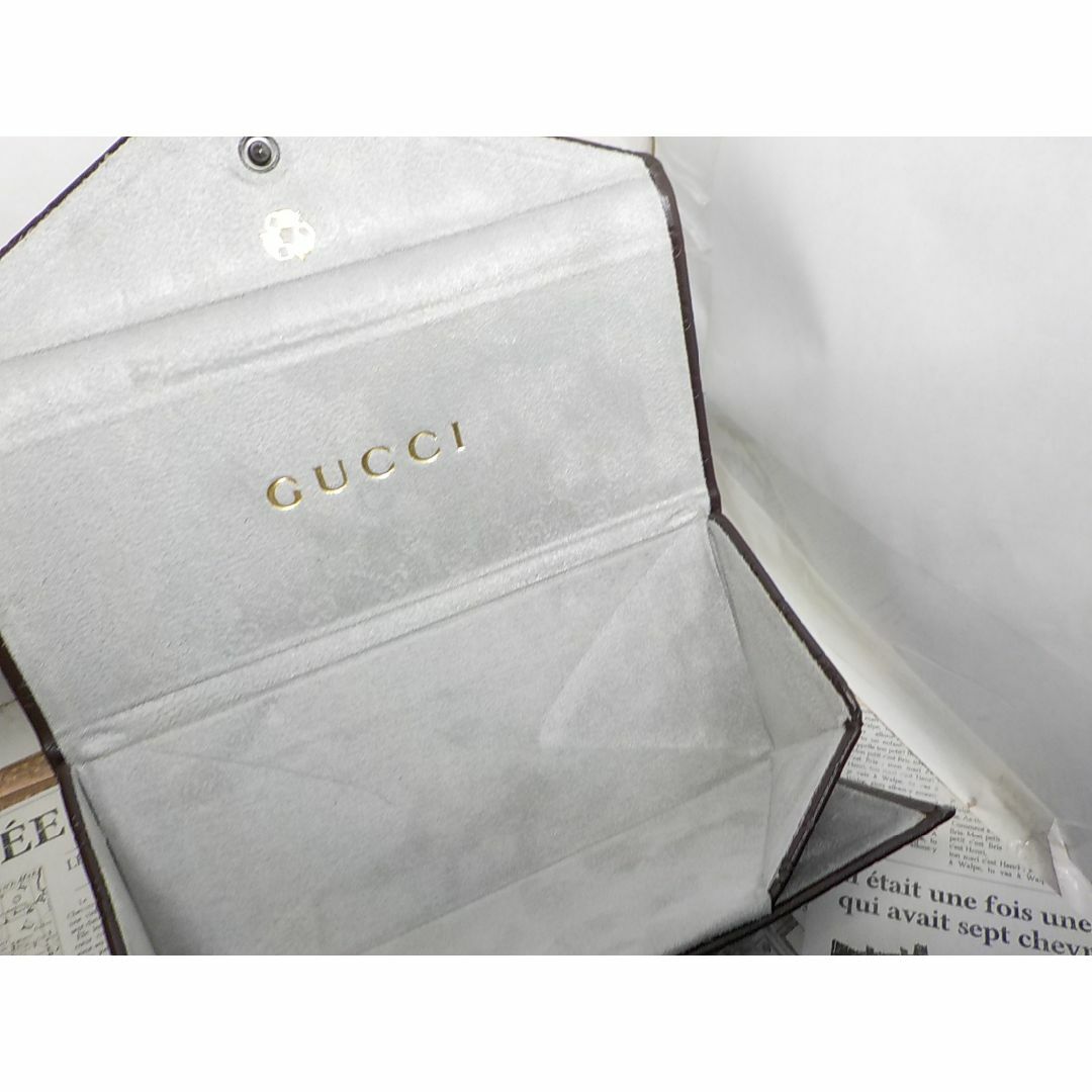 Gucci(グッチ)のGUCCI 折り畳みメガネケース M レディースのファッション小物(サングラス/メガネ)の商品写真