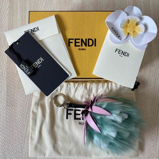 フェンディ(FENDI)の【最終お値下げ】FENDI フェンディ    ファー　チャーム　パイナップル(バッグチャーム)