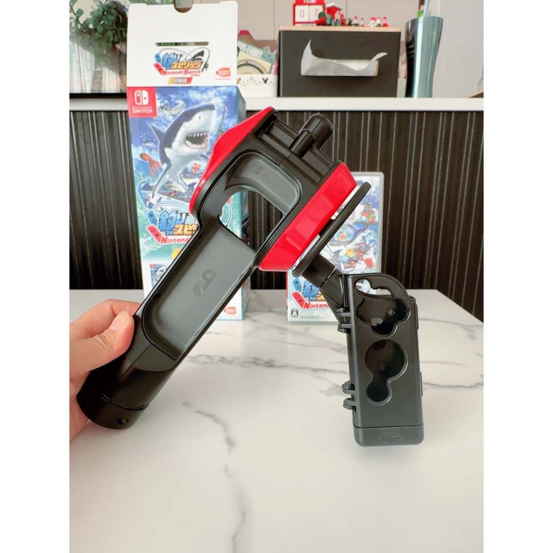 Nintendo Switch(ニンテンドースイッチ)の釣りスピリッツバージョン同梱版サオコンジョイコンマリオクリスマスセット エンタメ/ホビーのゲームソフト/ゲーム機本体(家庭用ゲームソフト)の商品写真