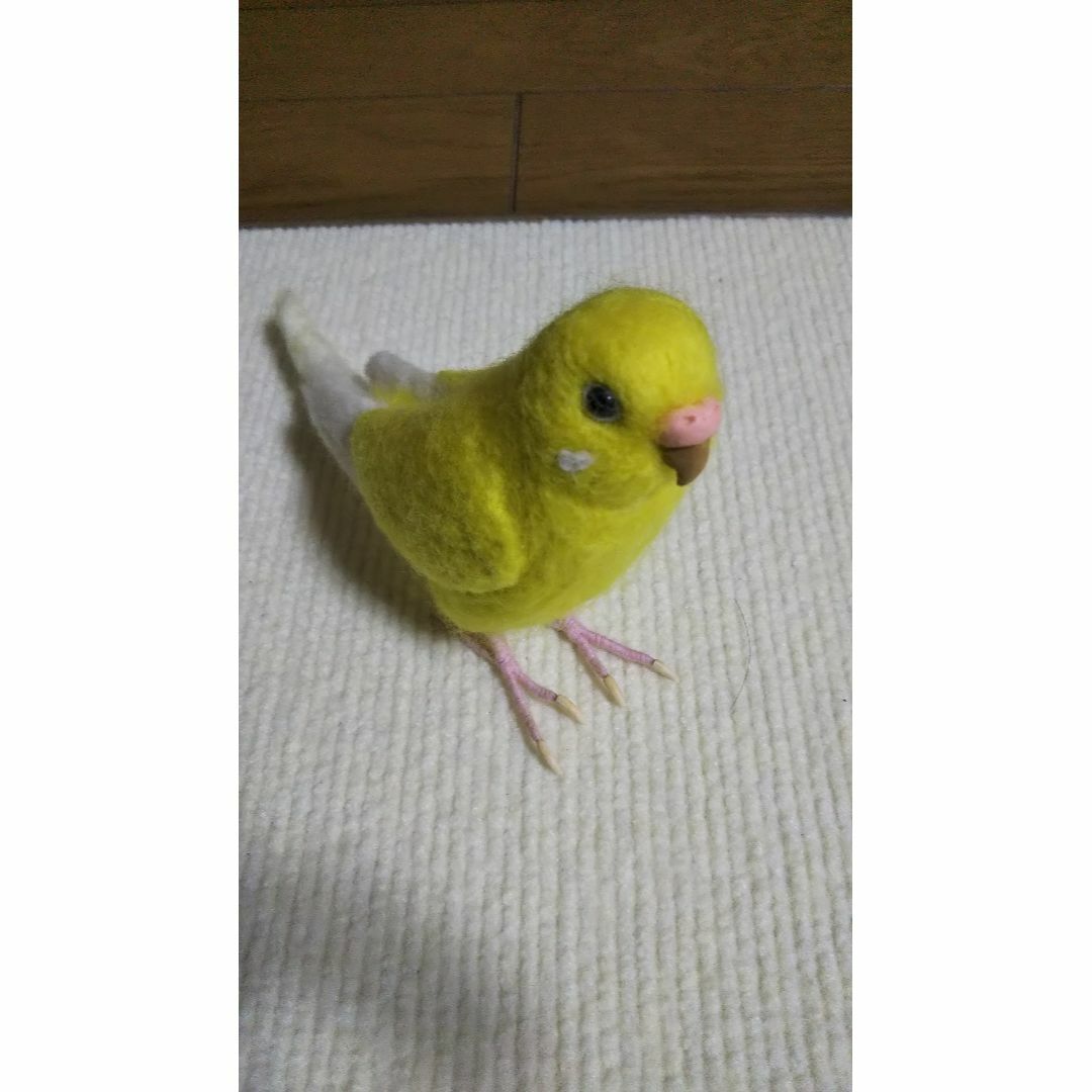 羊毛フェルト　セキセイインコ　黄色 ハンドメイドのぬいぐるみ/人形(ぬいぐるみ)の商品写真