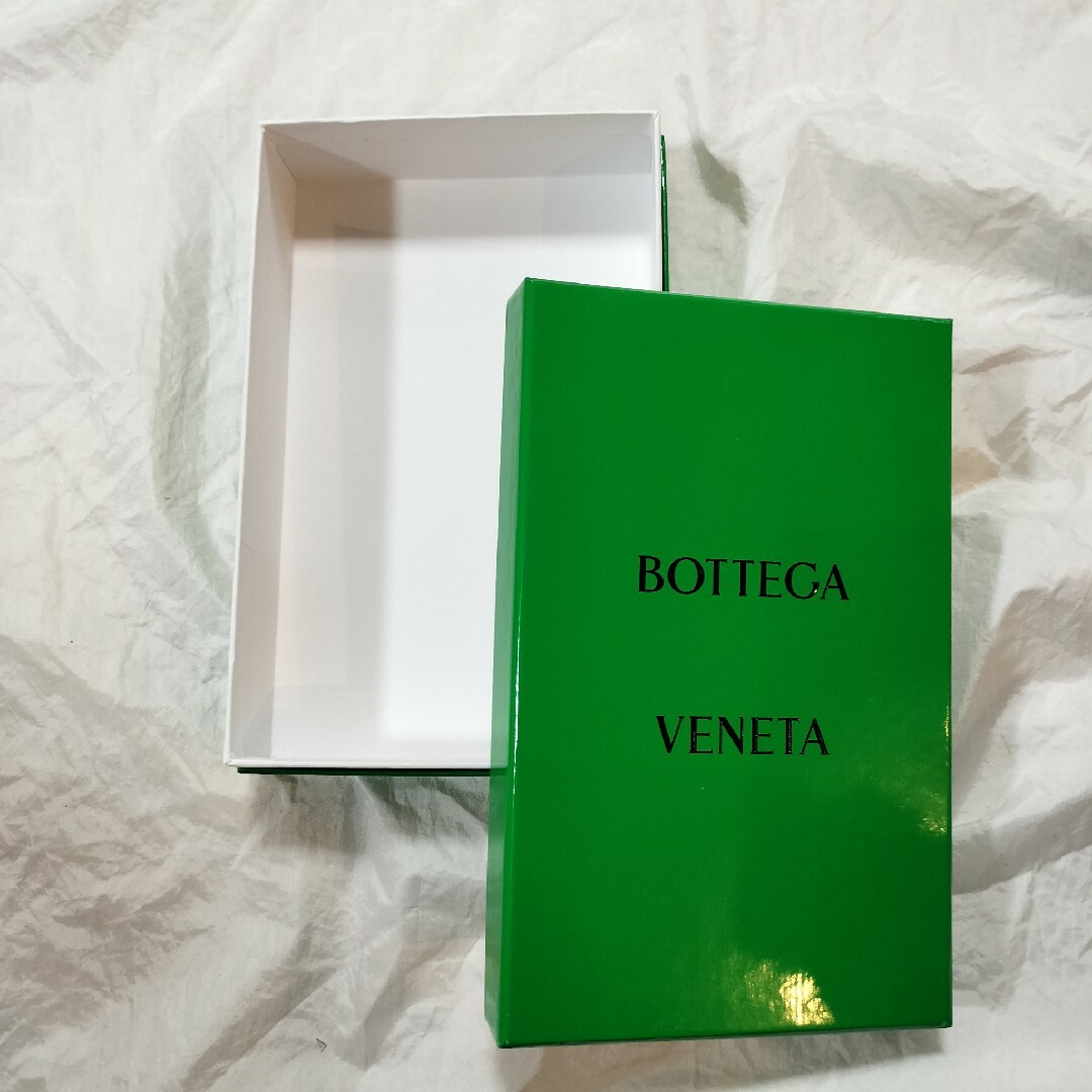 Bottega Veneta(ボッテガヴェネタ)のボッテガヴェネタ　長財布　空き箱 レディースのバッグ(ショップ袋)の商品写真