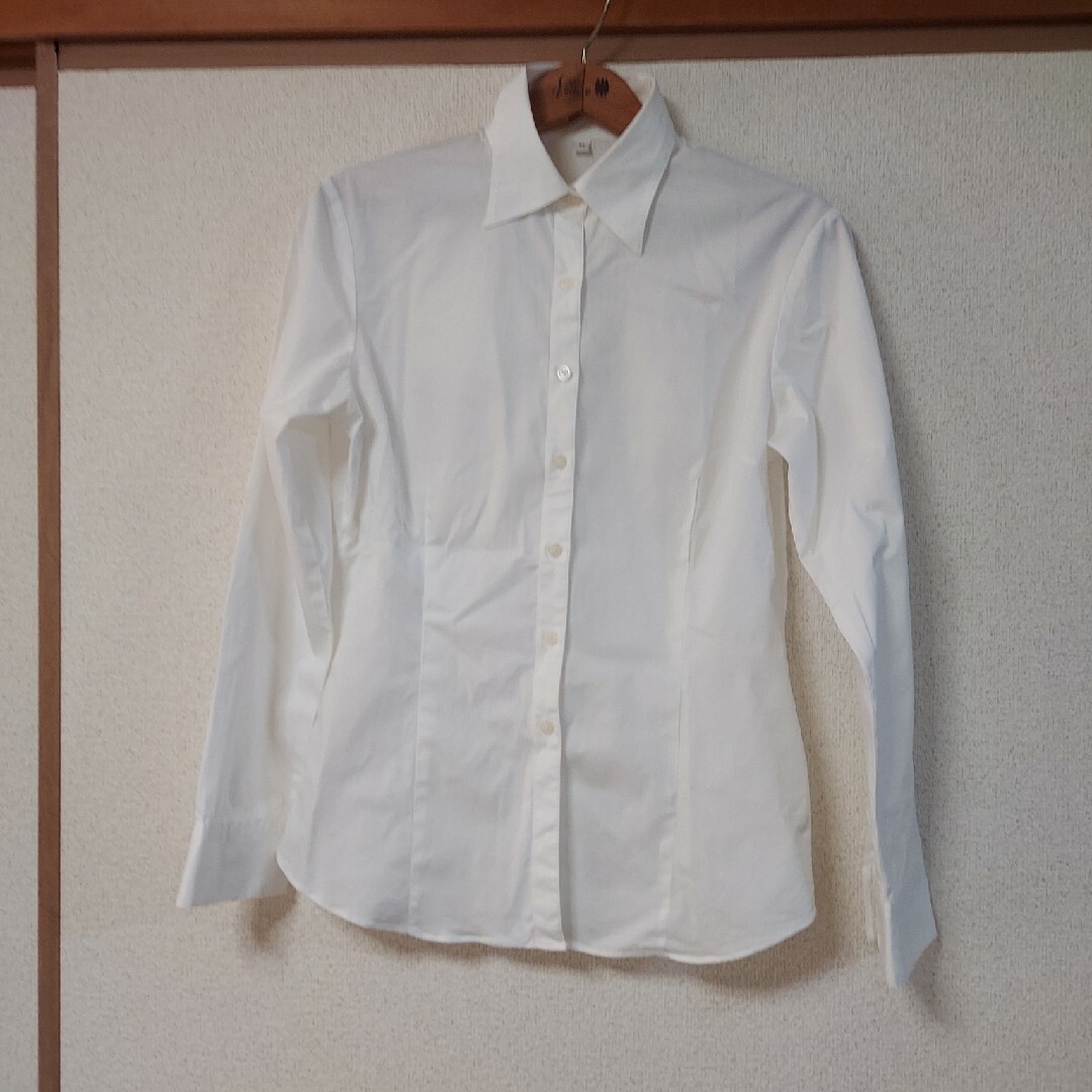 MUJI (無印良品)(ムジルシリョウヒン)の無印良品　白シャツ　Mサイズ　レディース レディースのトップス(シャツ/ブラウス(長袖/七分))の商品写真