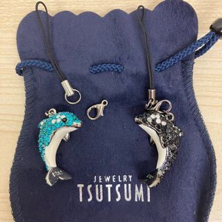 ジュエリーツツミ(JEWELRY TSUTSUMI)の【K4885】訳あり未使用 ジュエリーツツミ イルカ クリスタルストラップ 2点(キーホルダー)