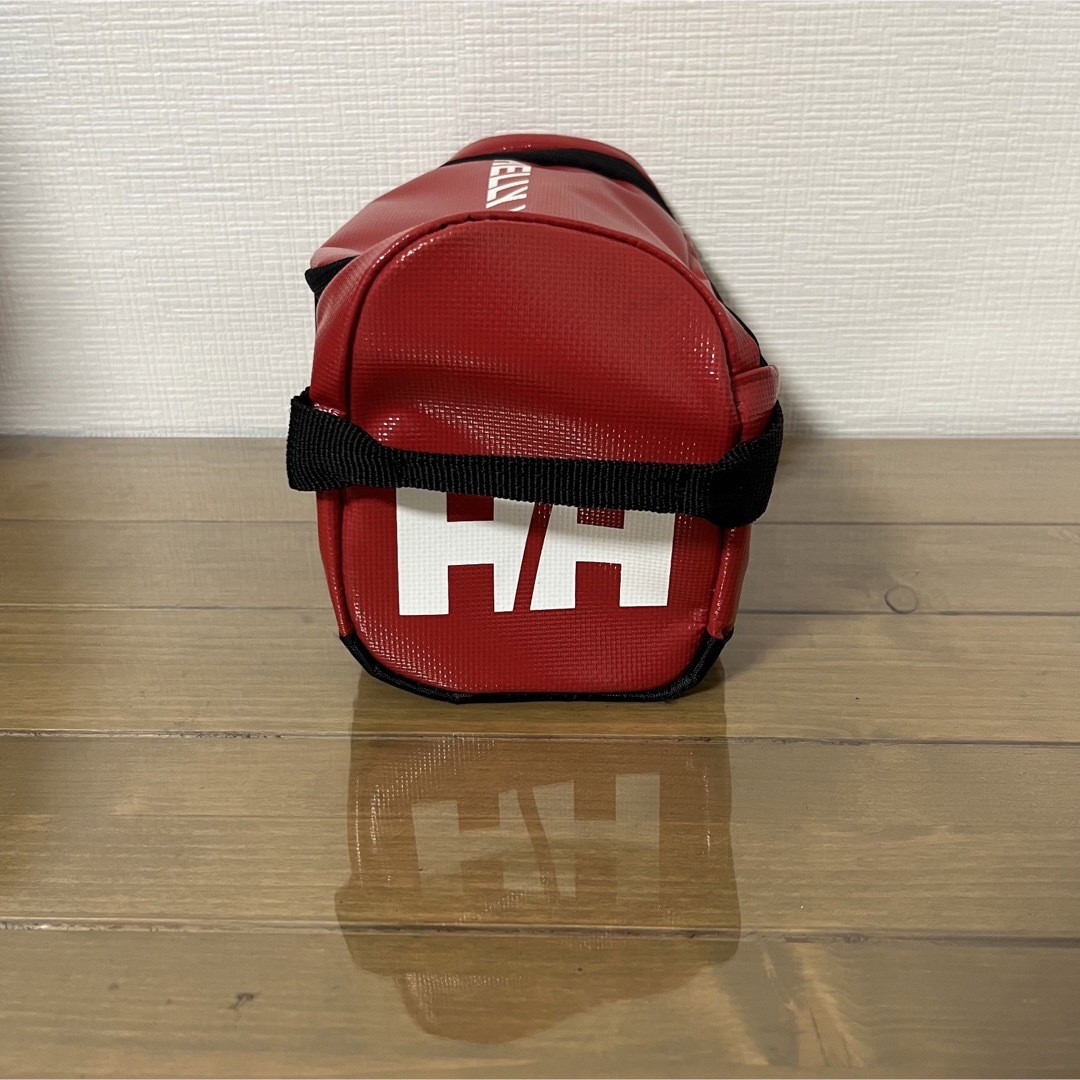 HELLY HANSEN(ヘリーハンセン)のHELLY HANSEN  防水ポーチ ウォッシュバッグ 赤色 レッド 美品 レディースのファッション小物(ポーチ)の商品写真
