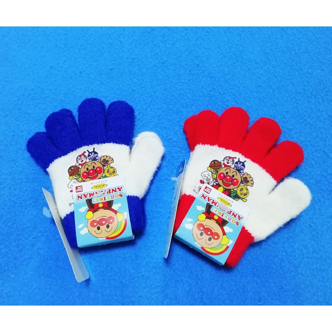 アンパンマン(アンパンマン)の新品 3~4才 男の子女の子5本指手袋 赤×白 キッズ/ベビー/マタニティのこども用ファッション小物(手袋)の商品写真