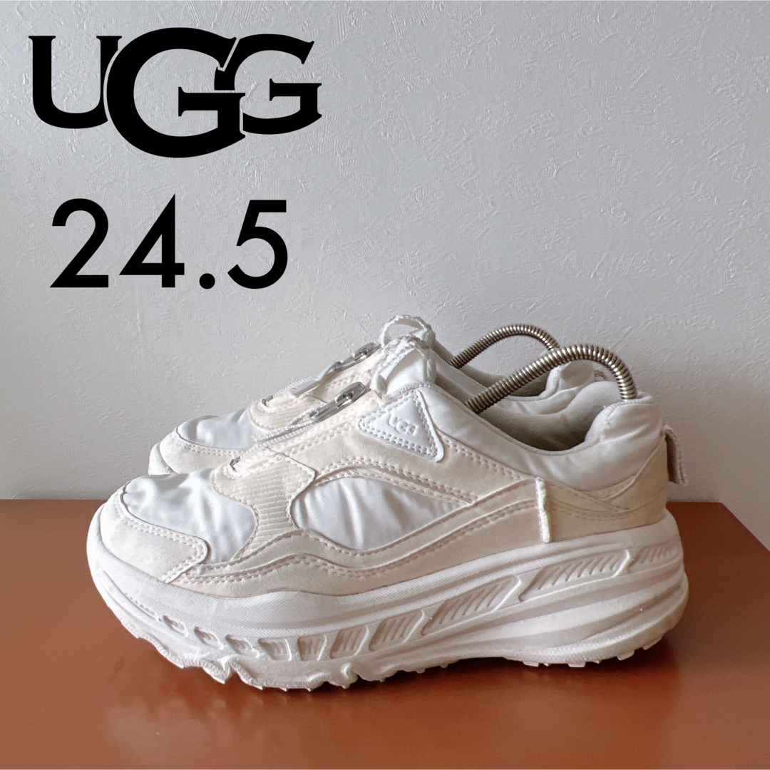 UGG(アグ)のUGGアグCA805 ジップスニーカー　厚底　靴　ダッドスニーカー レディースの靴/シューズ(スニーカー)の商品写真