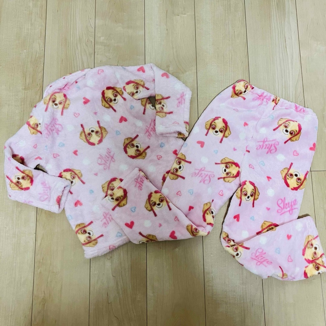 パウパトロール　スカイ　パジャマ　120㌢ キッズ/ベビー/マタニティのキッズ服女の子用(90cm~)(パジャマ)の商品写真