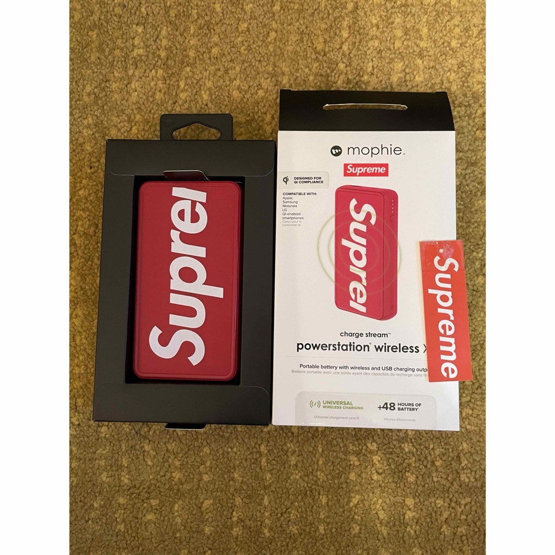 スマートフォン/携帯電話Supreme mophie モバイルバッテリー