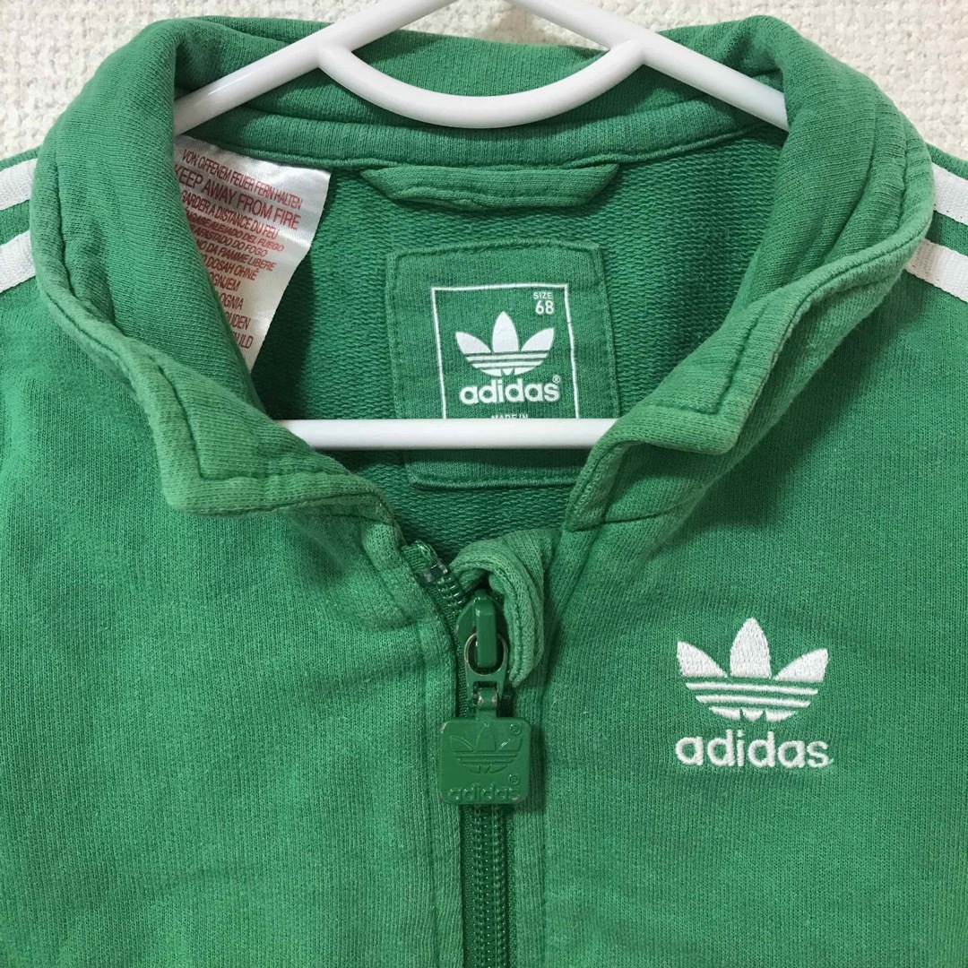 adidas(アディダス)のadidas フルジップパーカー グリーン 緑 68cm ベビー キッズ/ベビー/マタニティのベビー服(~85cm)(トレーナー)の商品写真