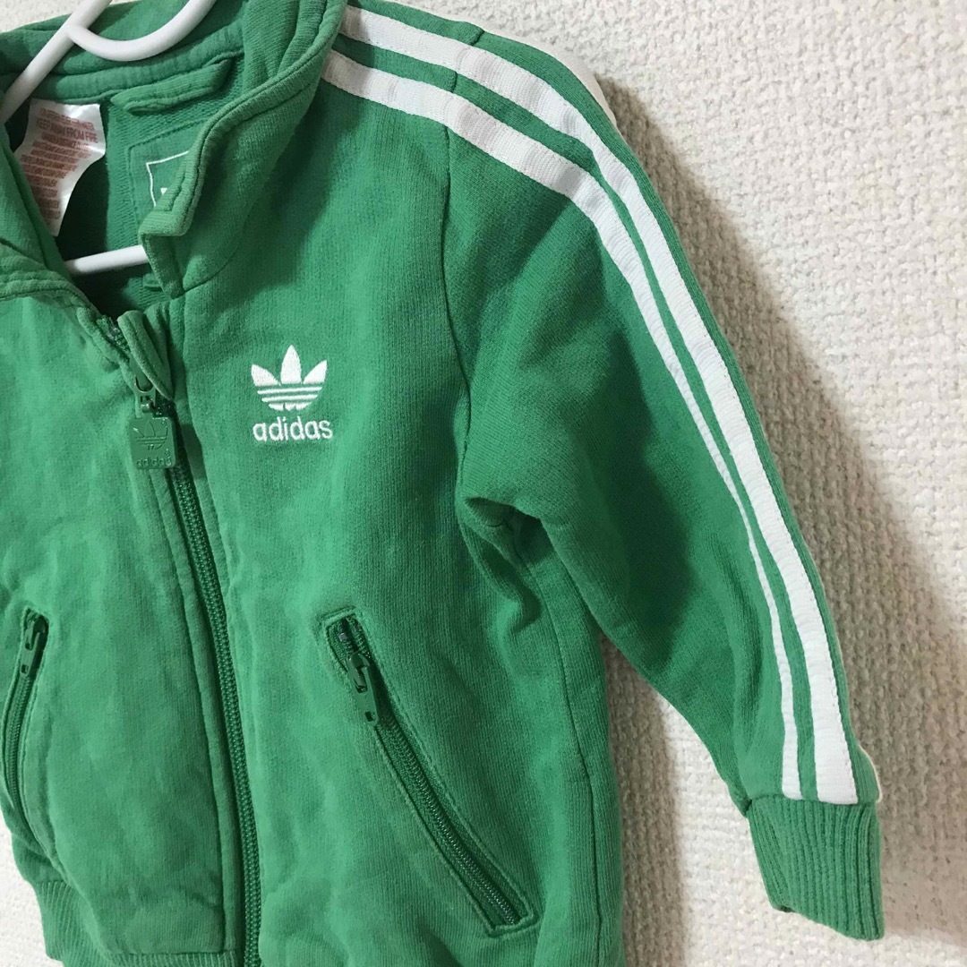 adidas(アディダス)のadidas フルジップパーカー グリーン 緑 68cm ベビー キッズ/ベビー/マタニティのベビー服(~85cm)(トレーナー)の商品写真