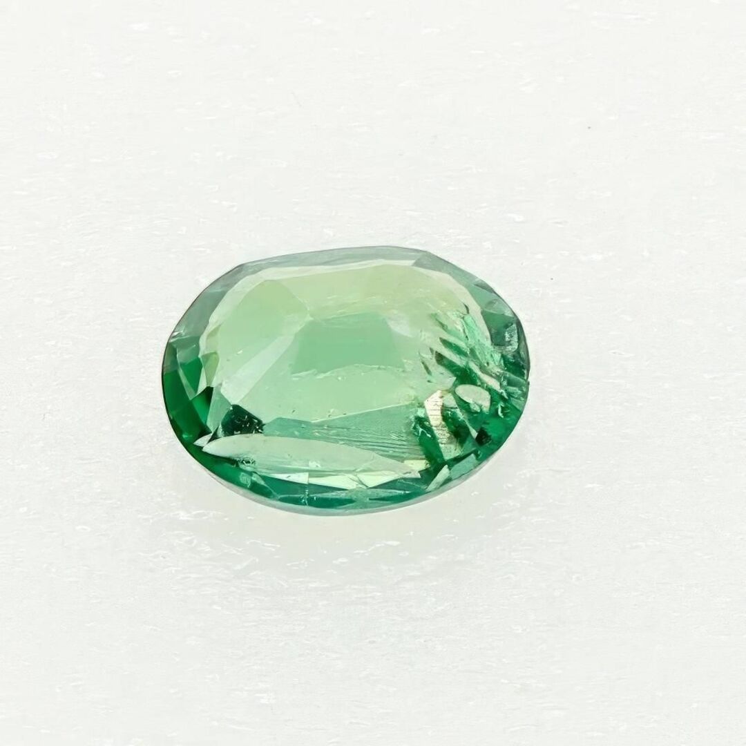 【希少品】天然石 ルース　アレキサンドライト0.532ct　ミニ鑑別所付 ハンドメイドの素材/材料(各種パーツ)の商品写真