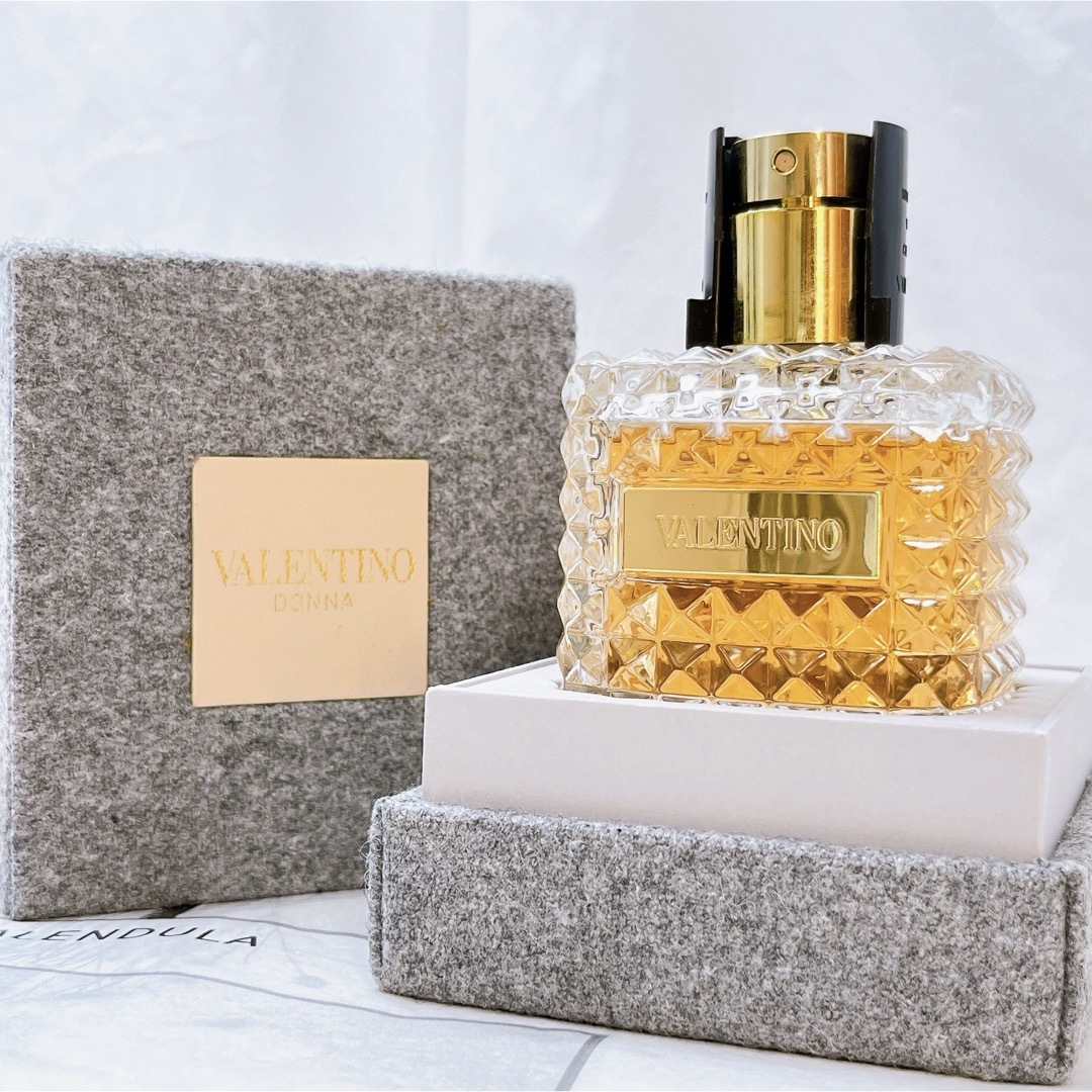 VALENTINO(ヴァレンティノ)のヴァレンティノ　 ドンナ EDP オードパルファン　 100ml　 限定版 コスメ/美容の香水(香水(女性用))の商品写真