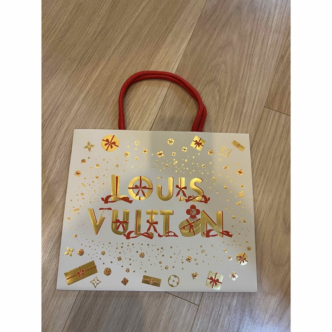 LOUIS VUITTON(ルイヴィトン)のルイ･ヴィトン　2023クリスマス仕様紙袋1個 レディースのバッグ(ショップ袋)の商品写真