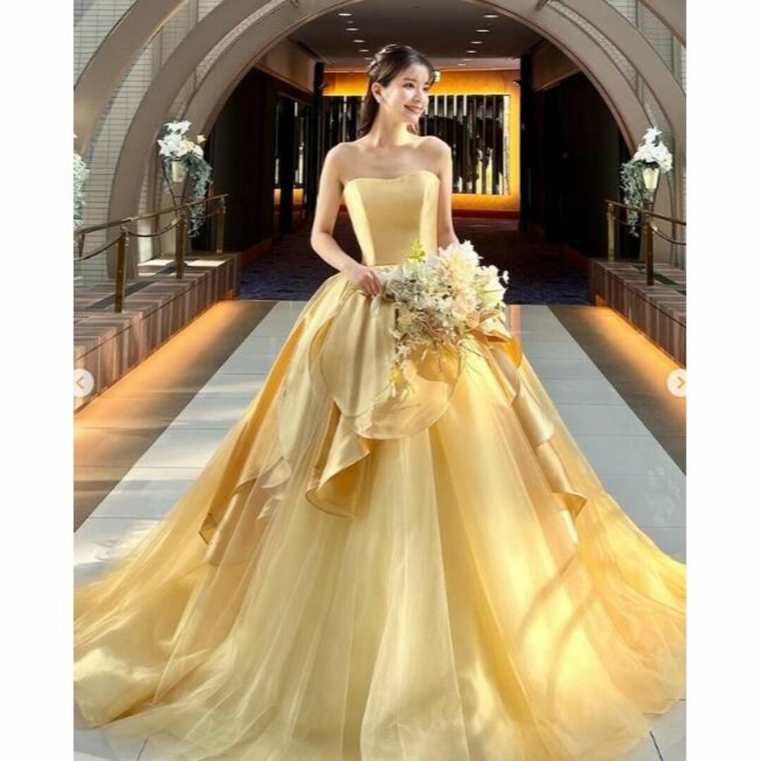 豪華！カラードレス　イエロー/ゴールド/黄色い　複数のチュールやサテン　花嫁挙式 レディースのフォーマル/ドレス(ウェディングドレス)の商品写真
