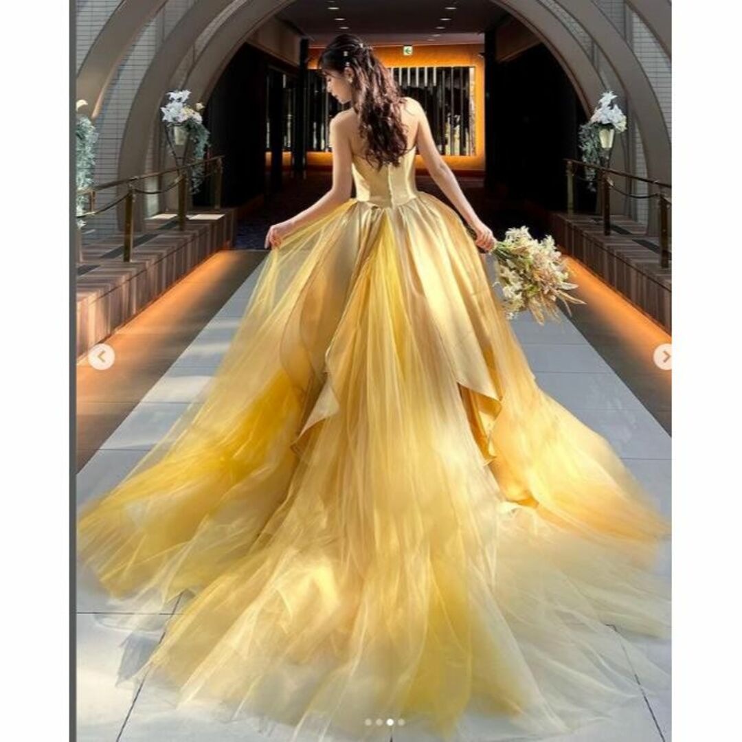 豪華！カラードレス　イエロー/ゴールド/黄色い　複数のチュールやサテン　花嫁挙式 レディースのフォーマル/ドレス(ウェディングドレス)の商品写真