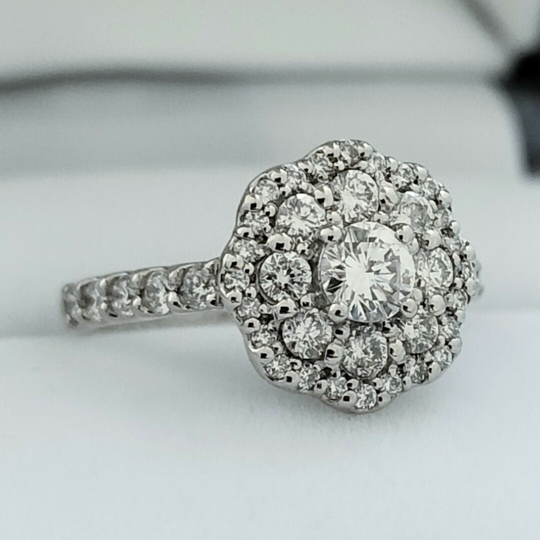 ダイヤモンド フラワー リング Pt900 0.71ct 4.0g レディースのアクセサリー(リング(指輪))の商品写真