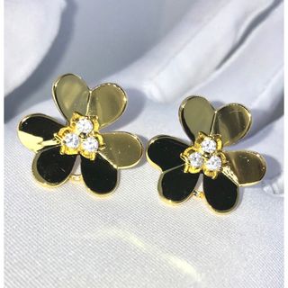 ゴールド5A高級CZダイヤモンド 三つ葉 ピアス☆(ピアス)