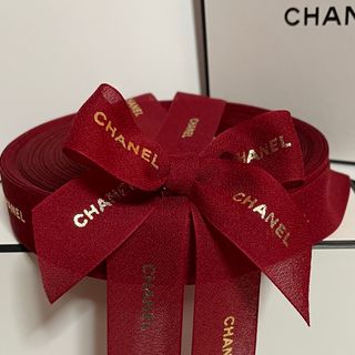 シャネル(CHANEL)のCHANEL リボン シアー レッド×ゴールドロゴ 1メートル(ラッピング/包装)