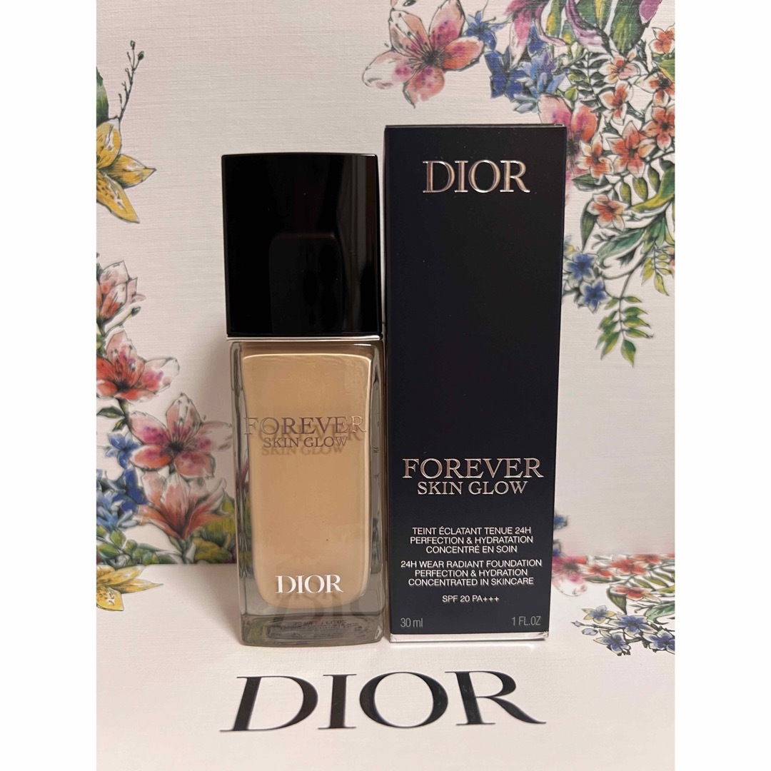 Dior(ディオール)のディオール スキンフォーエヴァーフルイドグロウ　リキッドファンデーション コスメ/美容のベースメイク/化粧品(ファンデーション)の商品写真