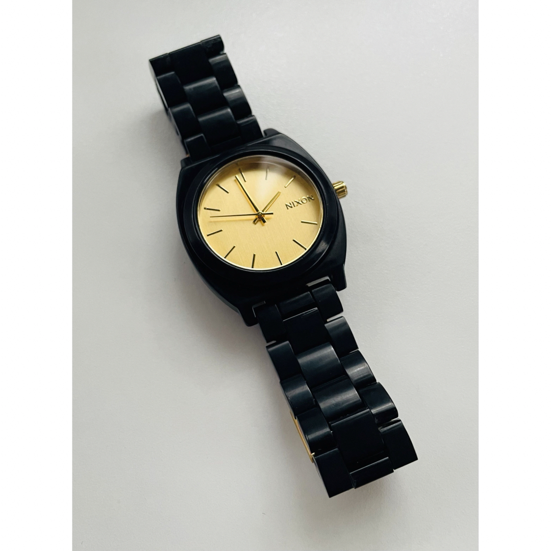 NIXON(ニクソン)の【電池新品の美品】NIXONのTIME TELLER  ブラック×ゴールド② レディースのファッション小物(腕時計)の商品写真