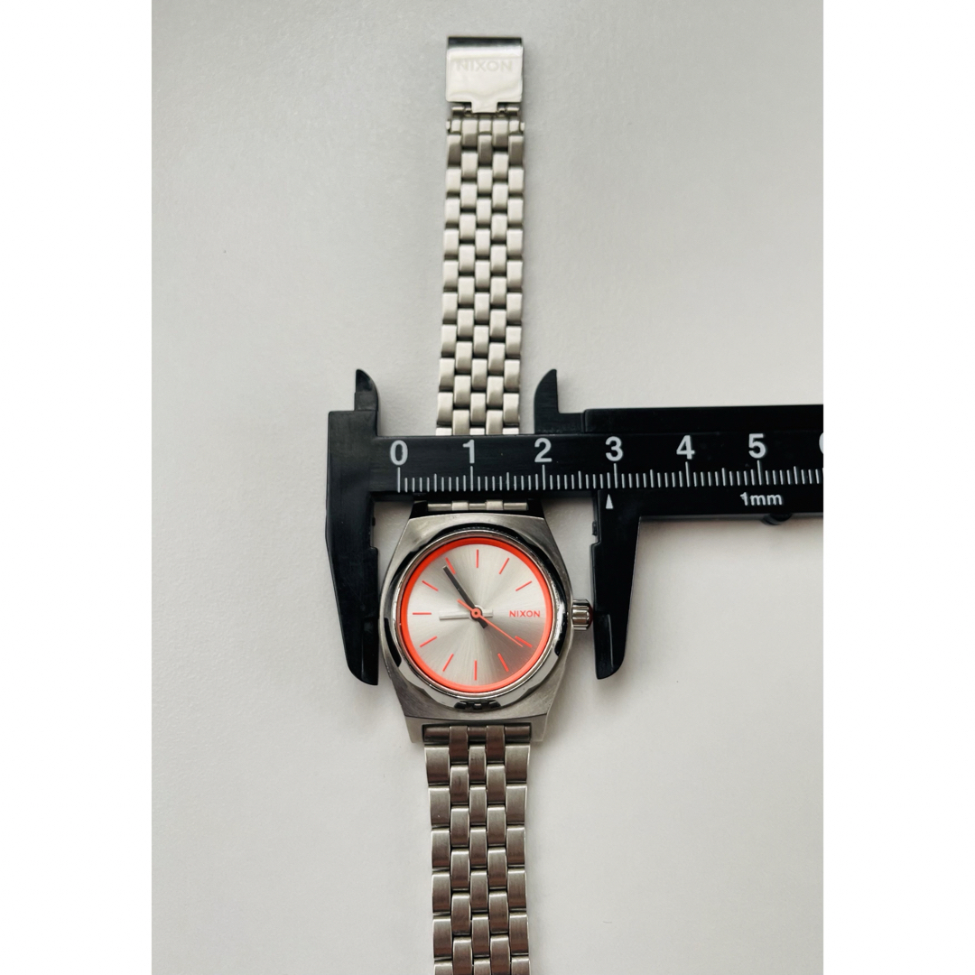 NIXON(ニクソン)の【電池新品の美品】NIXONのSMALL TIME TELLER シルバー！ レディースのファッション小物(腕時計)の商品写真