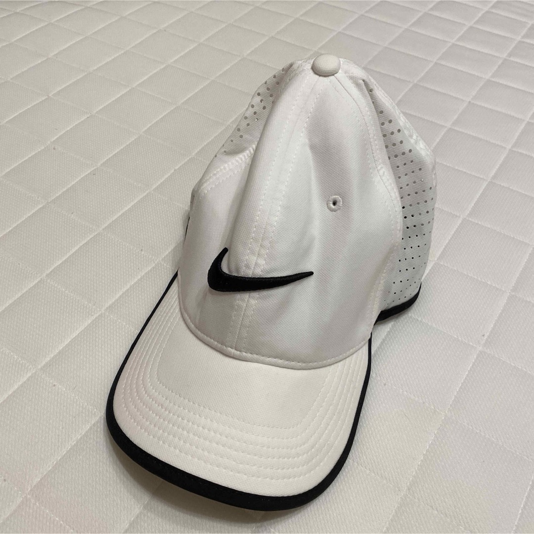 NIKE(ナイキ)のNIKE DRI-FIT レディース　キャップ　56cm レディースの帽子(キャップ)の商品写真