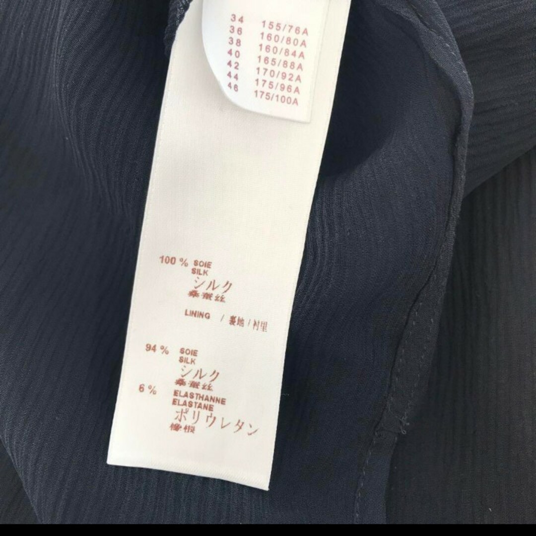LOUIS VUITTON(ルイヴィトン)のルイヴィトン　ブラック　シルクシャツ レディースのトップス(シャツ/ブラウス(長袖/七分))の商品写真