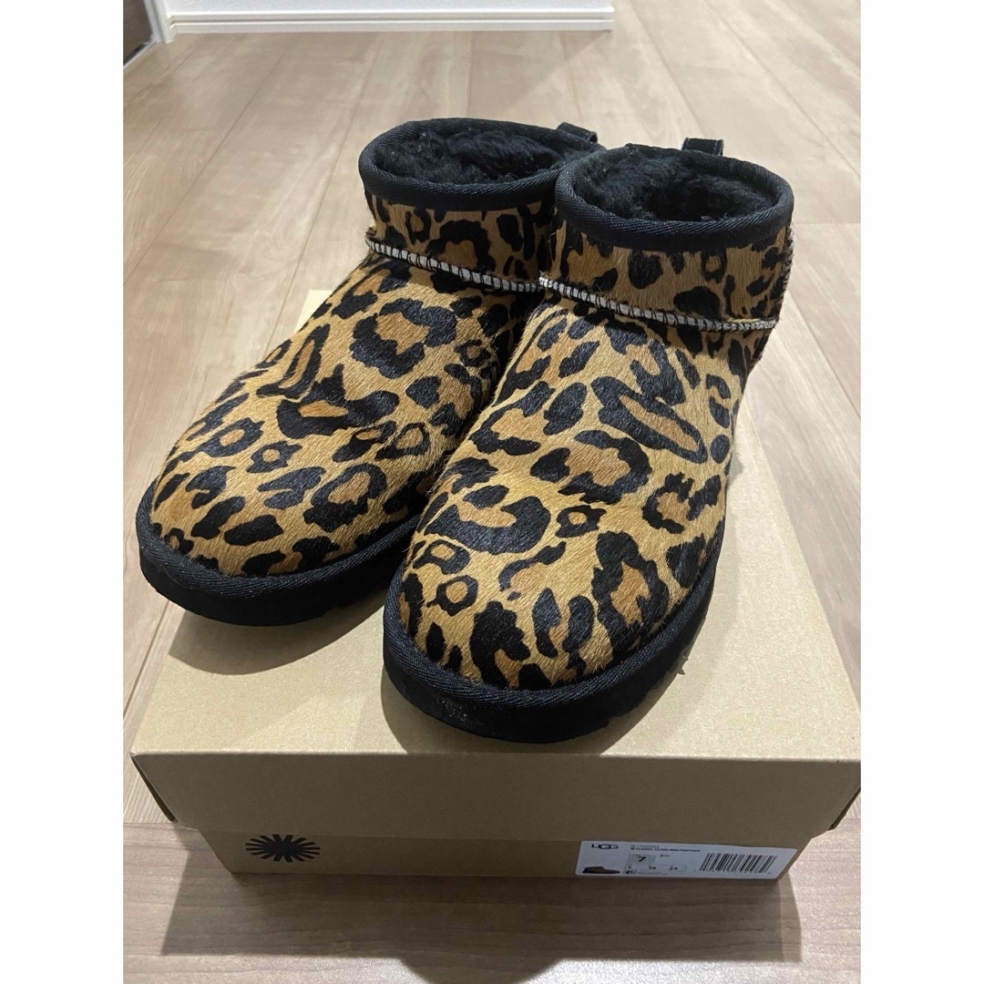 靴/シューズ値下げ　UGG ムートンブーツ　ヒョウ柄