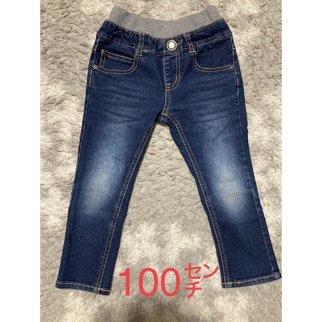 ベビー　100㌢　デニムパンツ　ジーパン　 キッズ/ベビー/マタニティのキッズ服男の子用(90cm~)(パンツ/スパッツ)の商品写真