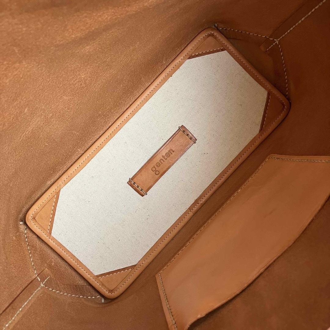 美品/廃番色】gentenゲンテンアマーノトートバッグ Mヌメ 美品/廃番色】gentenゲンテンアマーノトートバッグ Mヌメ