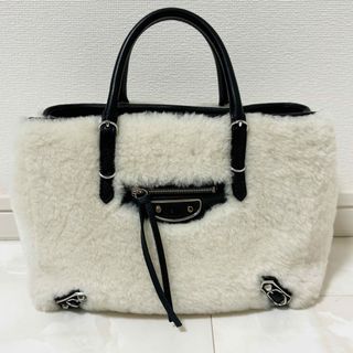 バレンシアガ(Balenciaga)のBALENCIAGA バレンシアガ ハンドバッグ ペーパー ムートン ホワイト(ハンドバッグ)