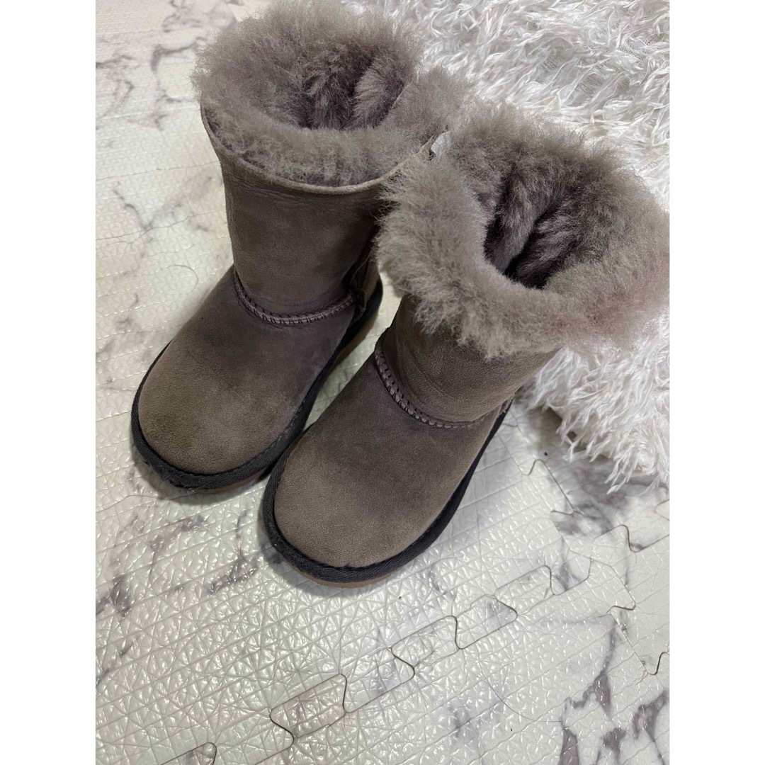 UGG(アグ)のugg アグ　14.5 キッズ/ベビー/マタニティのキッズ靴/シューズ(15cm~)(ブーツ)の商品写真